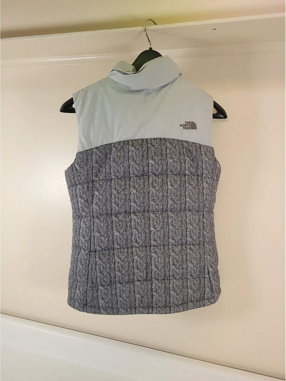 North face goose down vest grey womens small sweater print
